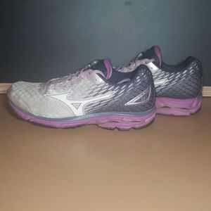 Mizuno Wave Rider 19